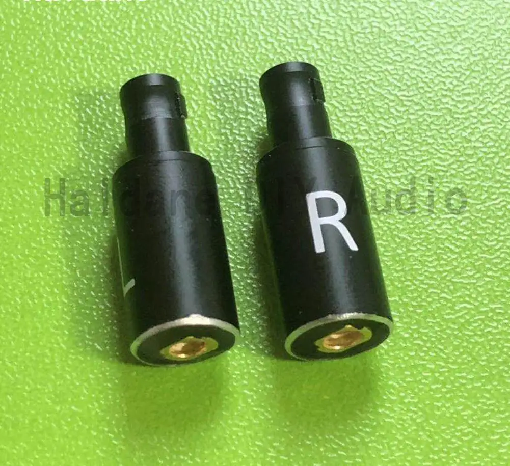

HIFI Pair MMCX/QDC/0.78mm Female to HD800 HD800S HD820 Headphone Converter Adapter Black-High-Quality