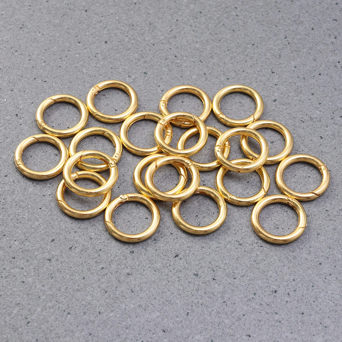 

20 pcs Zinc Alloy Open Jump Rings Split Spring Rings Jewelry Making Accessories 4.0X28Mm Polished Golden Durable For Crafts Bags