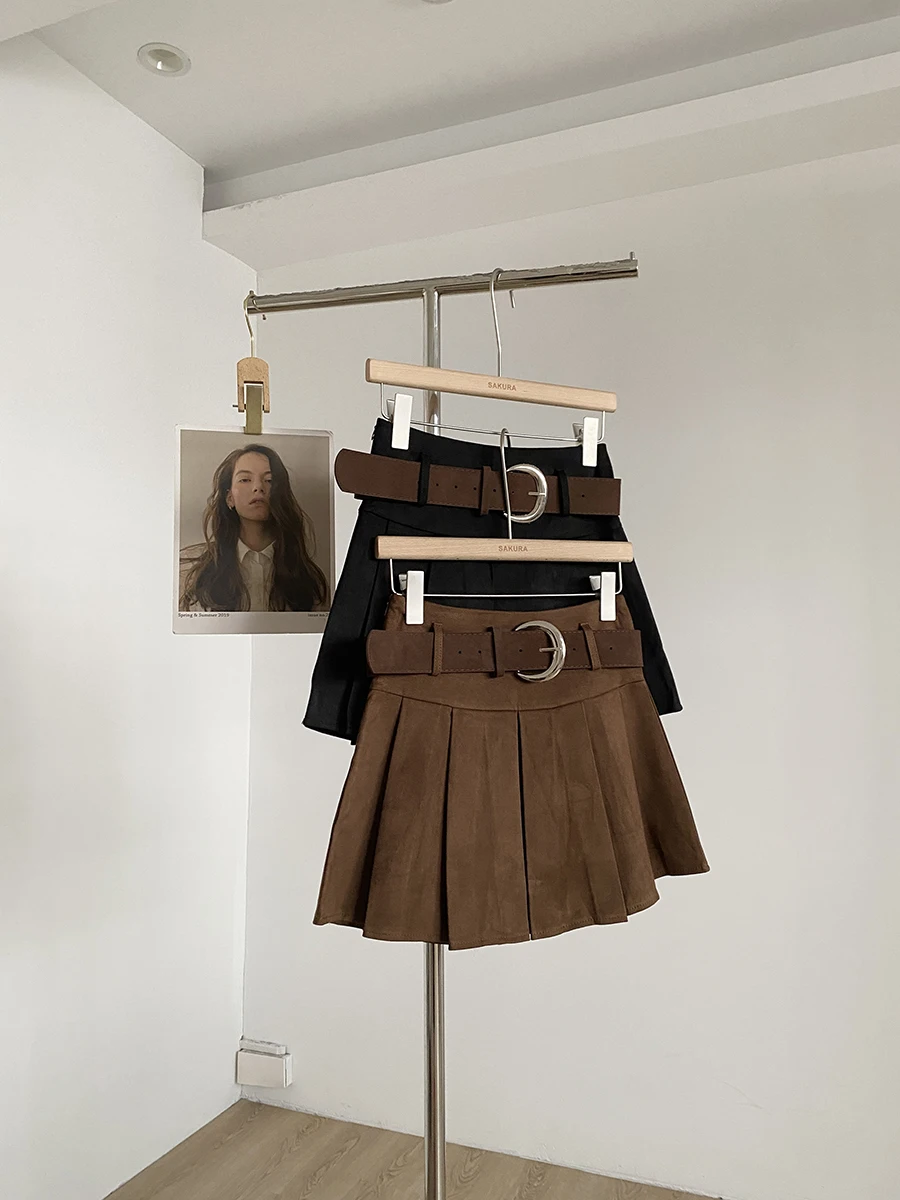 

High Waist Pleated Skirt Women's Slim Fit Suede A-Line Skirt Korean Style Simple Design Commute Appropriate Polyester Fiber