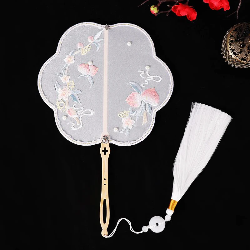 Chinese Flower Embroidery Hand Fan Retro Round Silk Fan Ancient Tassel Dance Hand Fan Cheongsam Tang Wedding Party Accessories