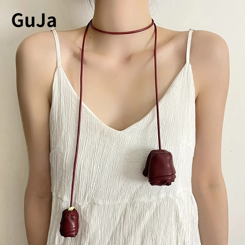 

Fashion Jewelry Vintage Temperament Rose Pendant Necklace For Women Female Gifts Simply Design Accessories 2025 Trend New