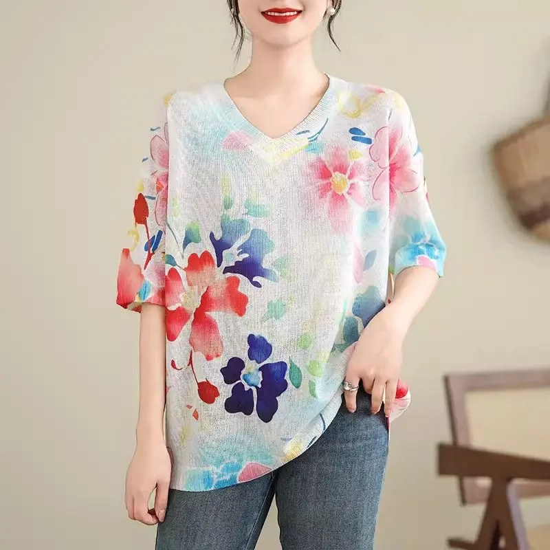 

2024 New Summer Thin Fashionable Printed Knitted Sweater V-Neck Short Sleeved Oversized T-Shirt Women's Loose Top K828