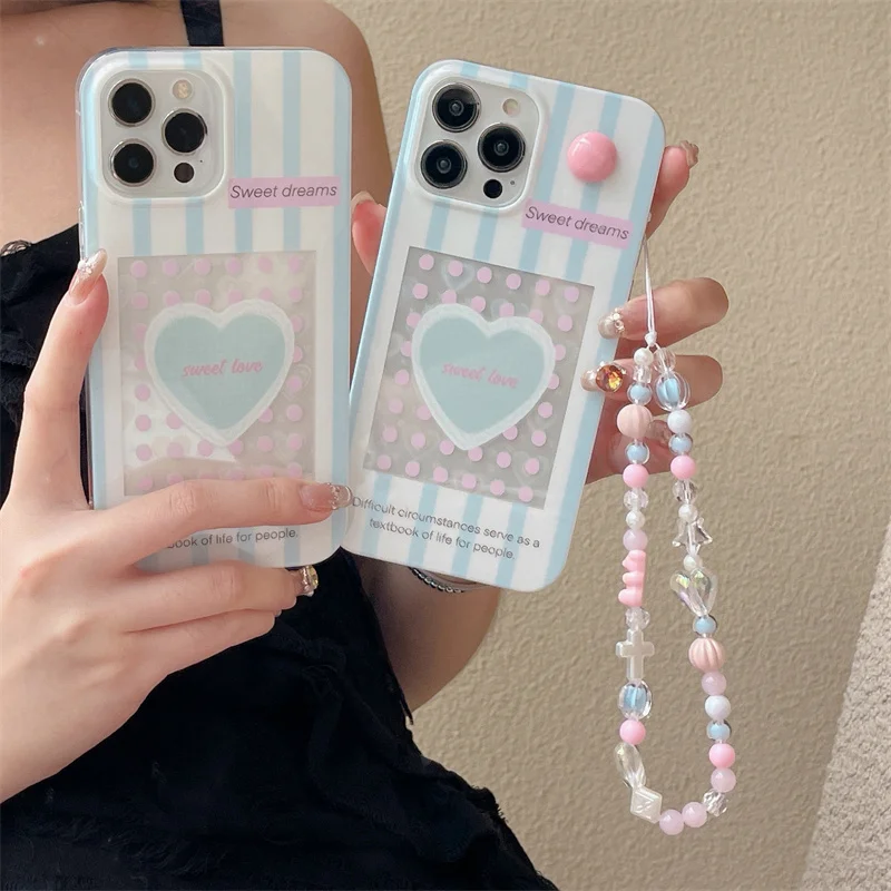 Korea Stripe wave point laser heart Phone Case For iPhone 15 Pro 12 14 13 Pro Max 14pro Cover With Hands Chain Phone Shape Cases