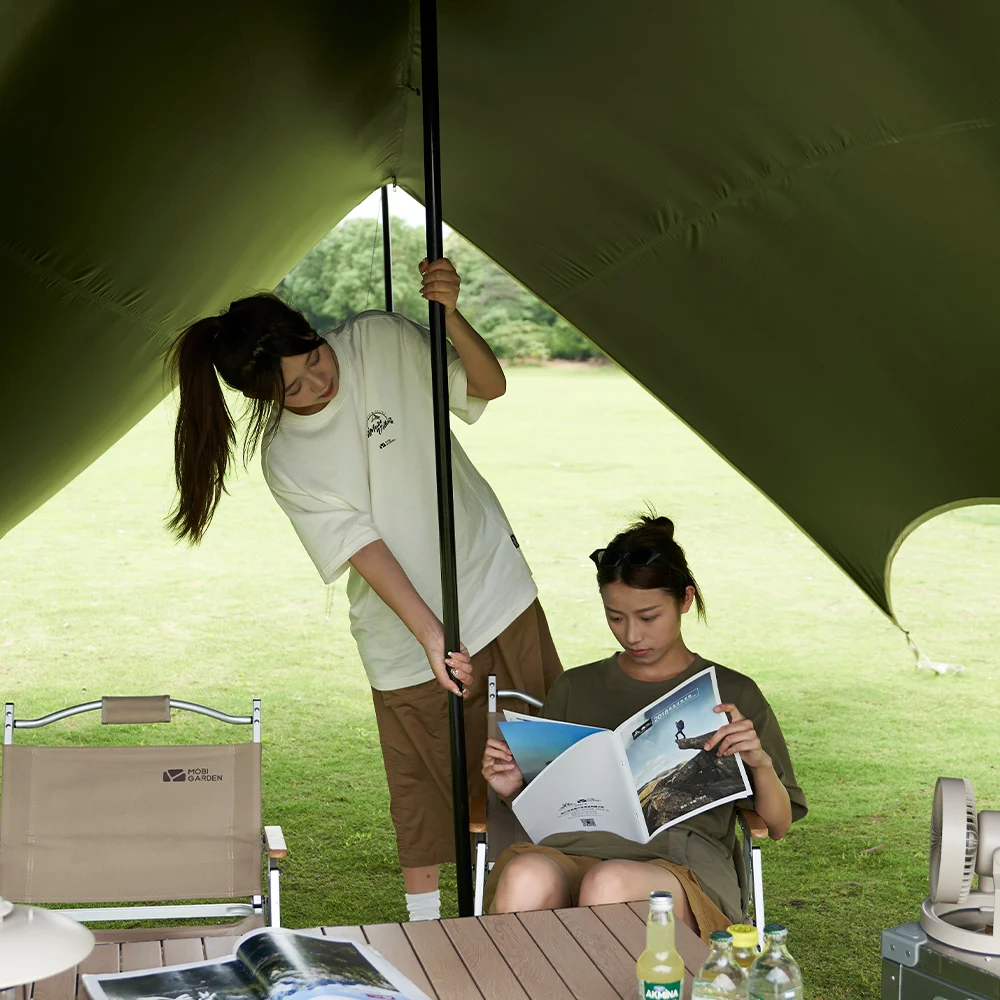 MOBI GARDEN Bâche de revêtement noire pour camping, étanche à la pluie et aux UV, grand espace, pare-soleil papillon Oxford