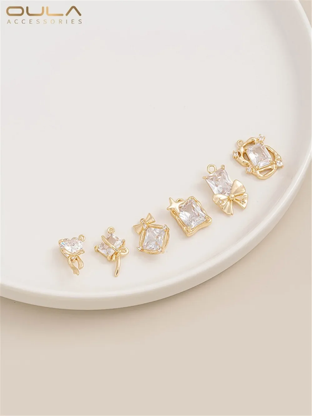 Рисунок 3 - 14-каратное золотое покрытие с бантом