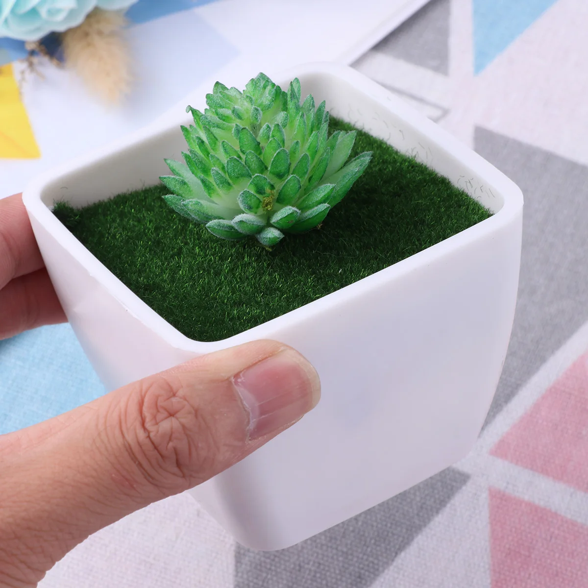 

Artificial Plastic Flower Pot Moss and Vase Fake Flower Set Office Car Decoration Portable Small Square Simulative Flower Pot (W