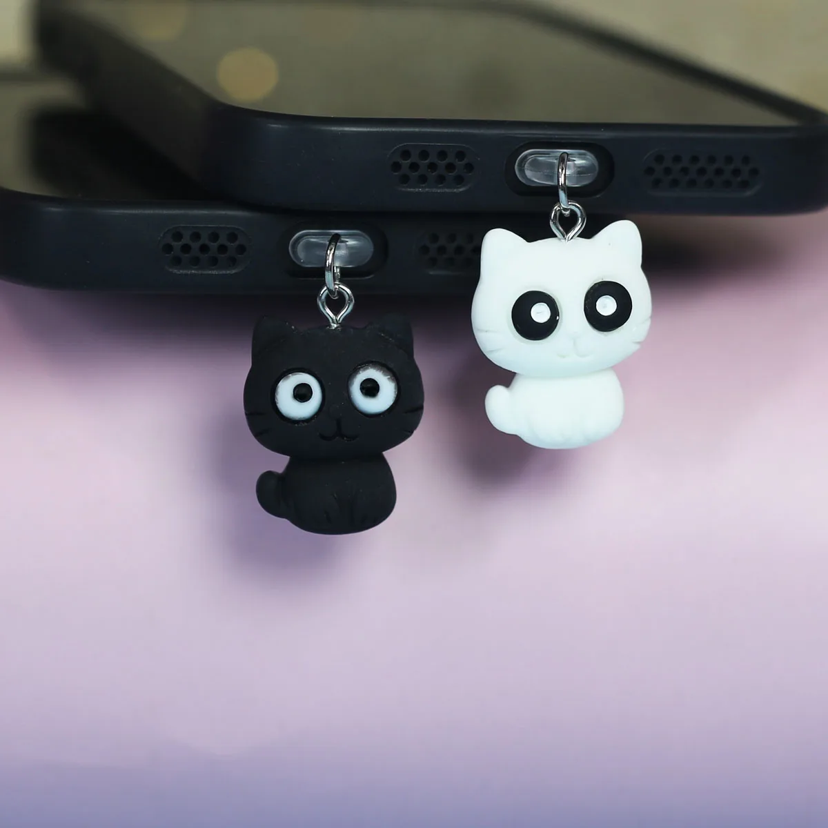 Mobile Dust Cap Pendant Cute Cat Black Cat White Cat Pendant Couple Pendant for iPhone/Type-C/Samsung Accessories Decoration