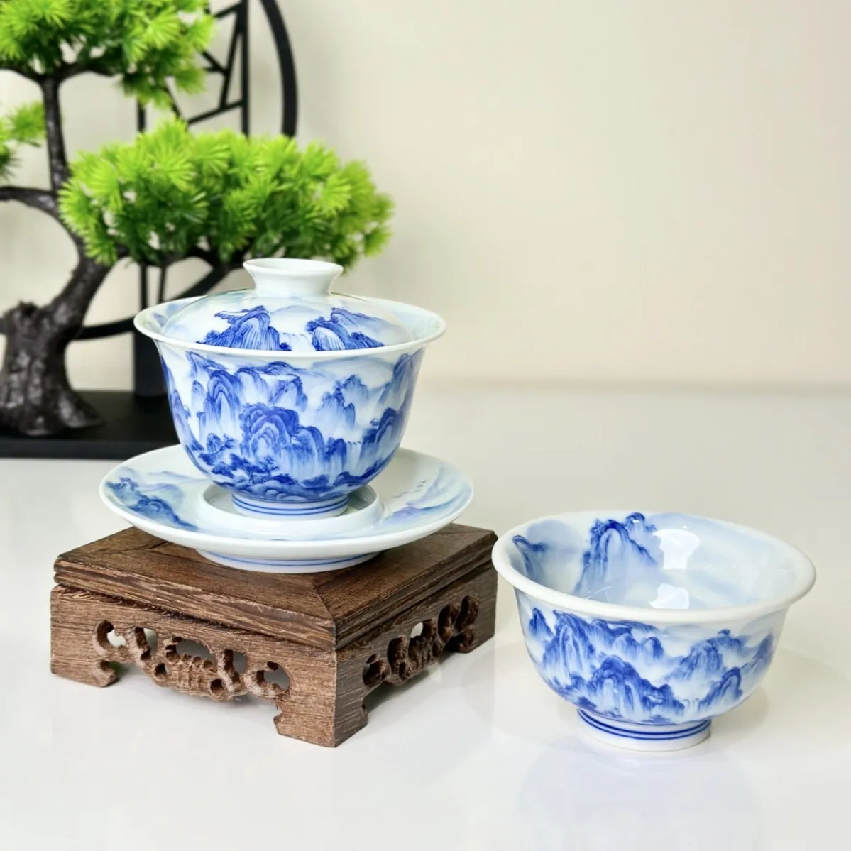 Jingdezhen blue and white porcelain imitation Song Dynasty three talents cover bowl hand-painted thousand miles of country