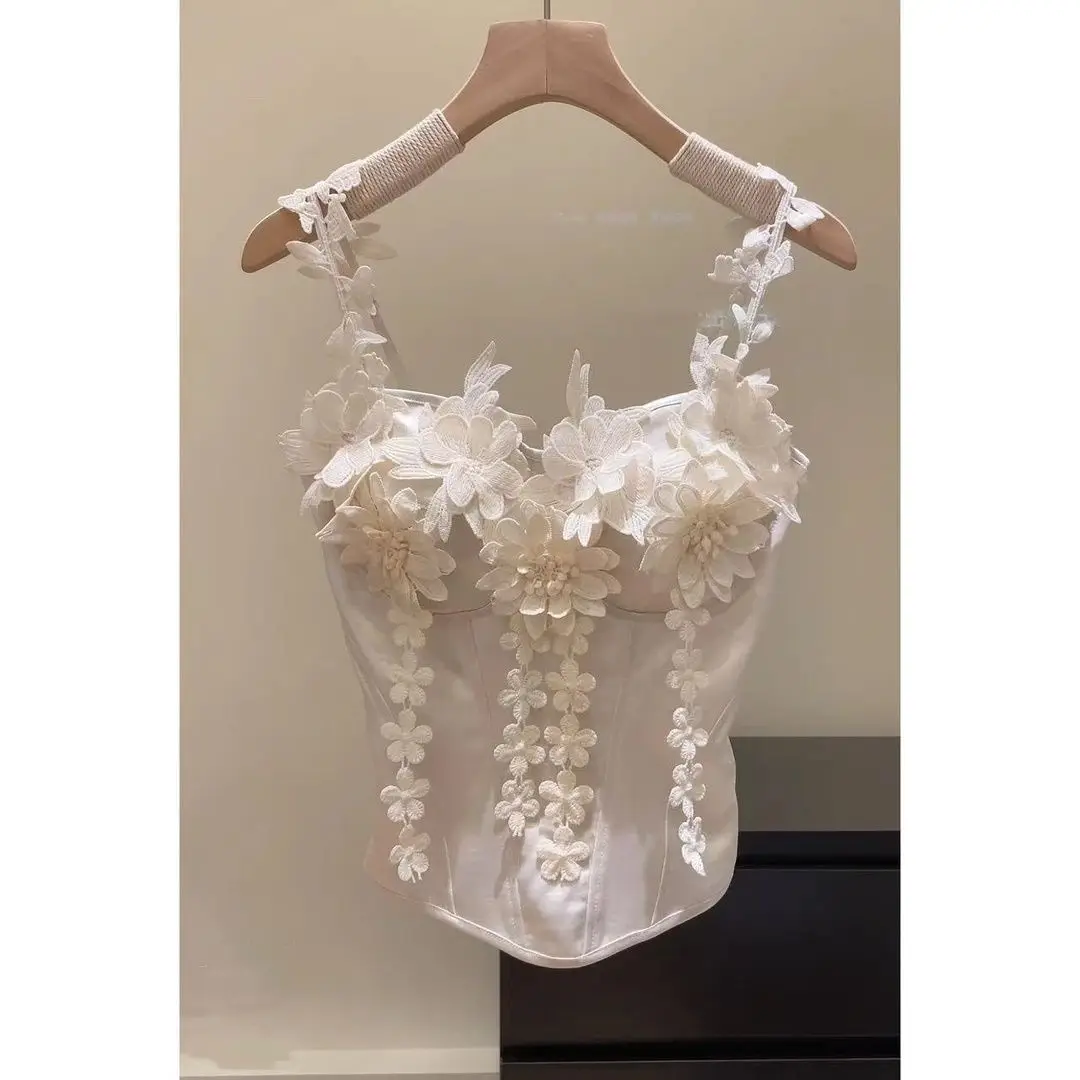 

Sweet three-dimensional flower camisole vest for women's summer 2025 new vacation outfit princess style heavy industry top