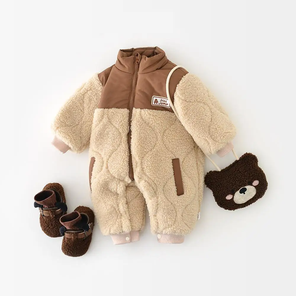 بدلة أطفال شتوية جديدة لعام 2025 بأكمام طويلة رومبير دافئ بالإضافة إلى مخمل سميك للأطفال الرضع والأولاد والبنات بدلة قفز من الصوف للأطفال الصغار #1