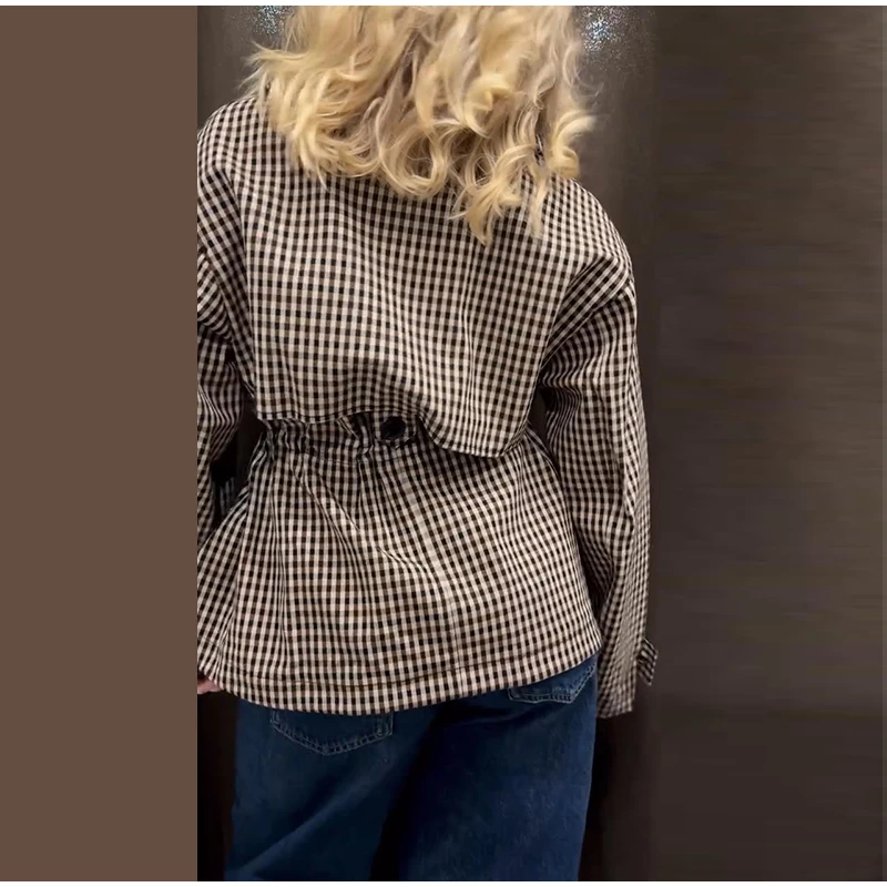 Karierte Trenchcoats mit Kragen, Kordelzug in der Taille und Schnürung, Damen, Streetwear, lange Ärmel, Knopfleiste, schmale Jacken, schicke Damenmode, neue Oberbekleidung. – Detail 10