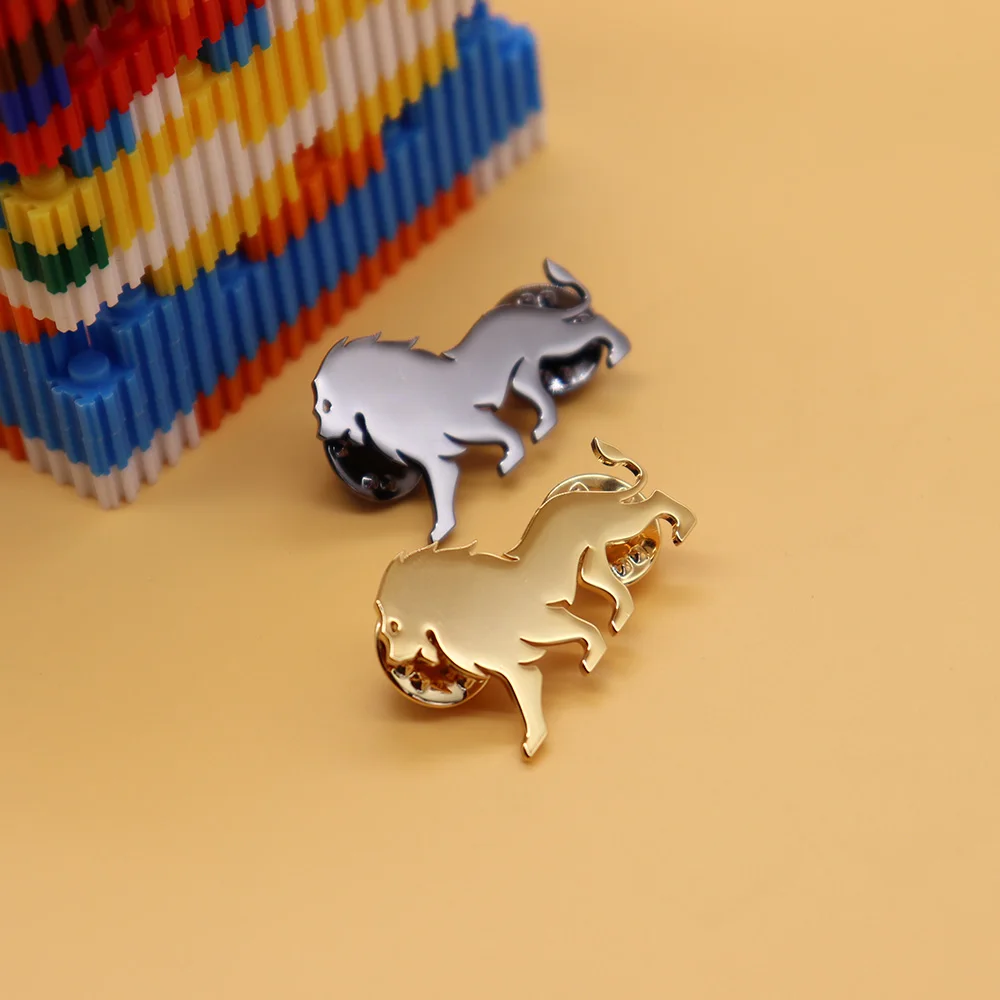 Personalized Lion King Brooch Made of Stainless Steel Material, Exquisite Jewelry For the Groom and Groomsman Father