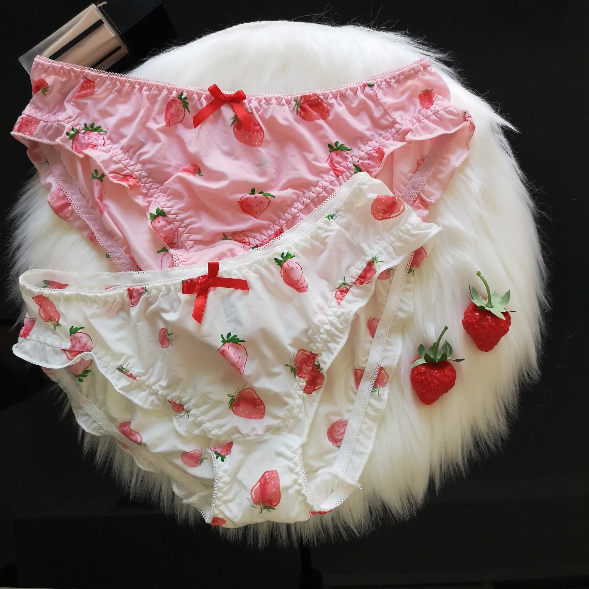 

Japanese Soft Girl Sweet Ice Strawberry Underpants Women's Bag Hip Lolita Underpants Comfortable and Breathable