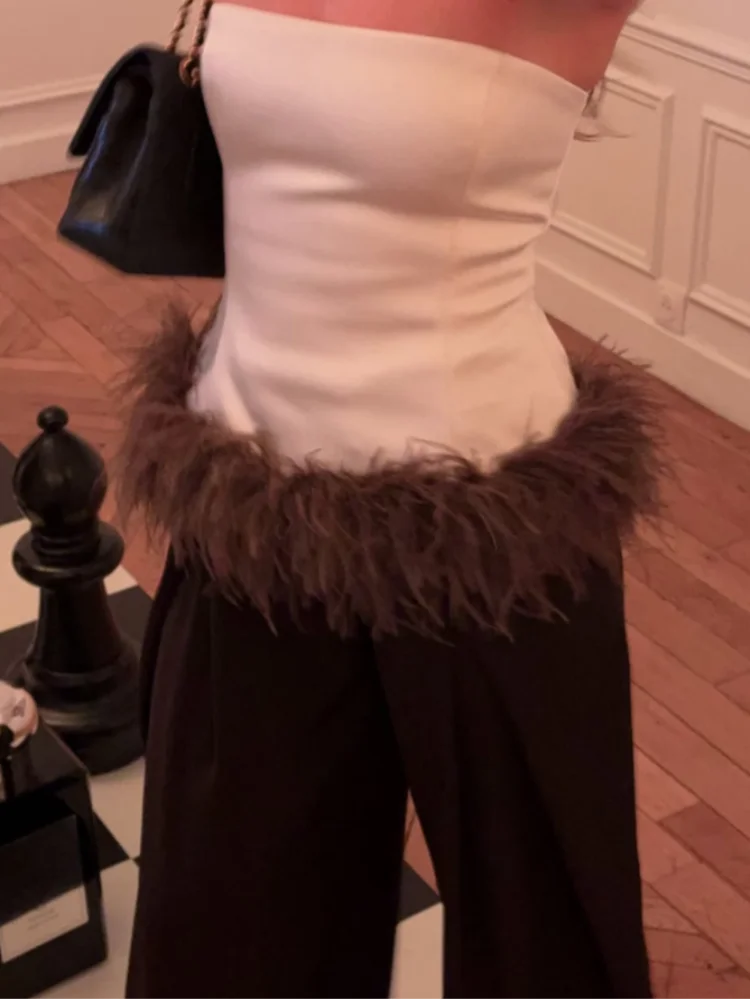 

Сексуальный женский топ на бретелях в стиле пэчворк с перьями, модный женский укороченный топ без рукавов и открытой спины, 2021, вечерние женские однотонные топы