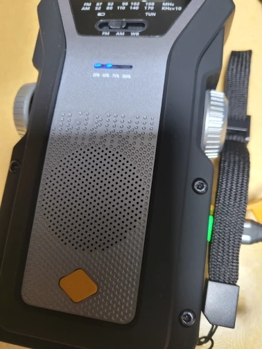 Emergency Portable Hand Crank NOAA Weather Radio,Solar Powered,AM/FM,SOS Alarm,3 LED Flashlight 4000mAh Rechargeable Power Bank photo review