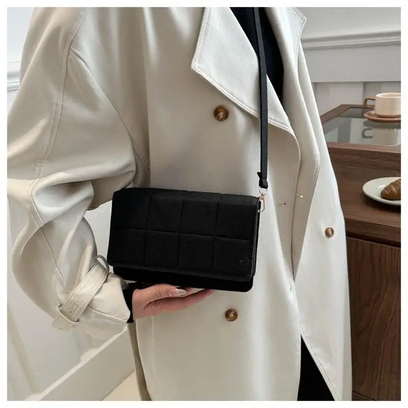 Simple Stylish Women Felt Crossbody Bag Leisure Small Square Bag 2024 Trendy Checkered Shoulder Bag Trend Female Flap Handbag