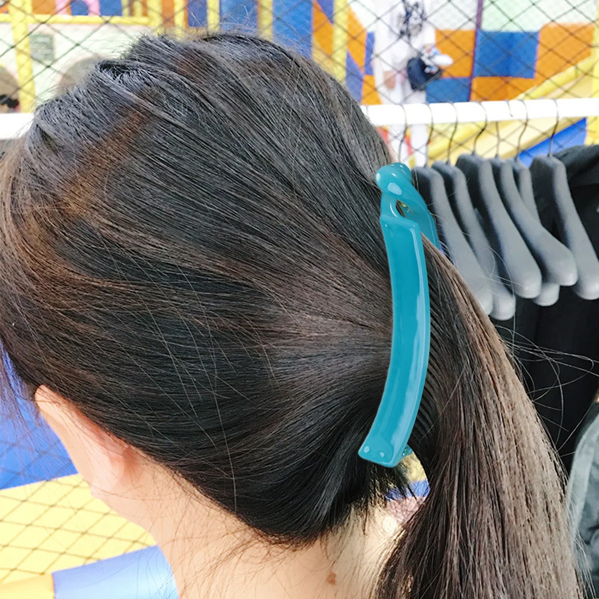 

12 шт., заколки для волос в форме банана ярких цветов, простые стильные нескользящие аксессуары для волос для женщин и девочек, зажим в виде банановых когтей