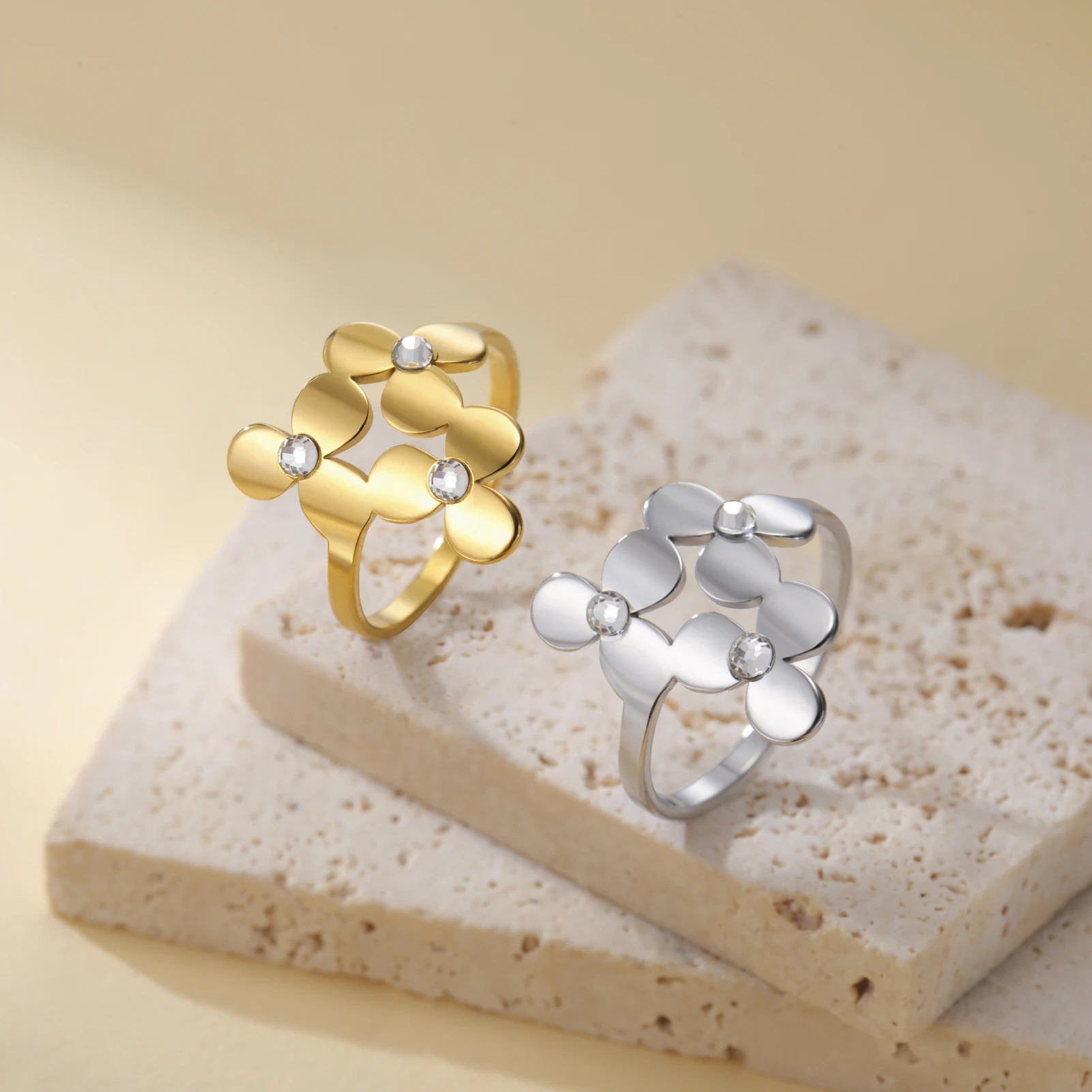 Skyrim Beautiful Three Flowers Dot Diamond Ring Stainless Steel Bohemian Aesthetic Flower Ring Jewelry Anniversary Gift