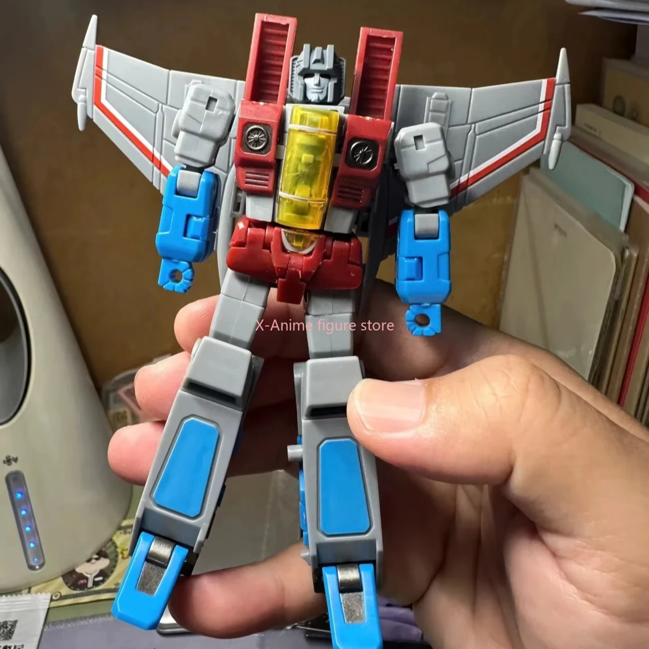 Transformation ของเล่น FG-04 FG04 Starscream ปลอม Eperor Air Craft พร้อมขาตั้งและ Cape Crown Action Figure หุ่นยนต์รุ่นเด็กของขวัญ