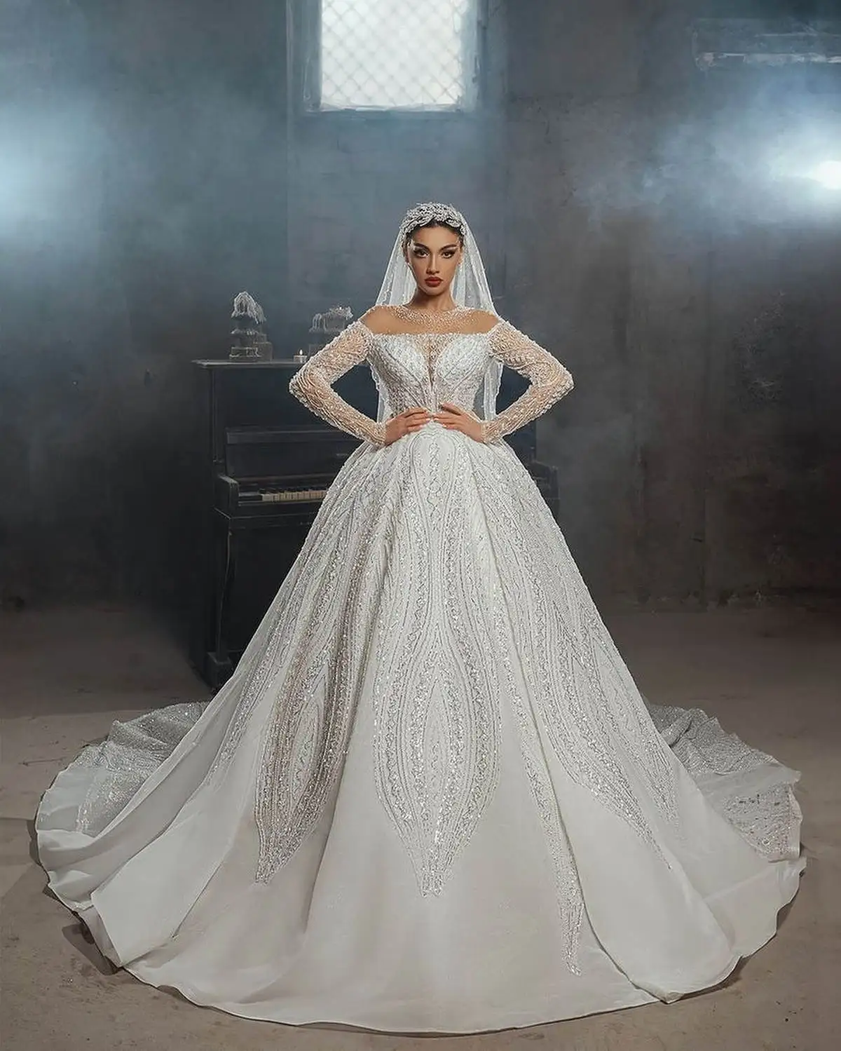 الوهم الكرة ثوب فساتين الزفاف س الرقبة مطرزة اللؤلؤ كم طويل الطابق طول زي العرائس Vestido de novia مخصص