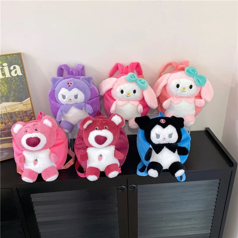 Sanrio Sac A Dos กระเป๋าเป้สะพายหลังมินิน่ารักของเล่นตุ๊กตา Kuromi สตรอเบอร์รี่หมีกระเป๋าเป้สะพายหลังเด็กวัยหัดเดินนุ่มและน่ารักกระเป๋าใบเล็กสําหรับเด็ก