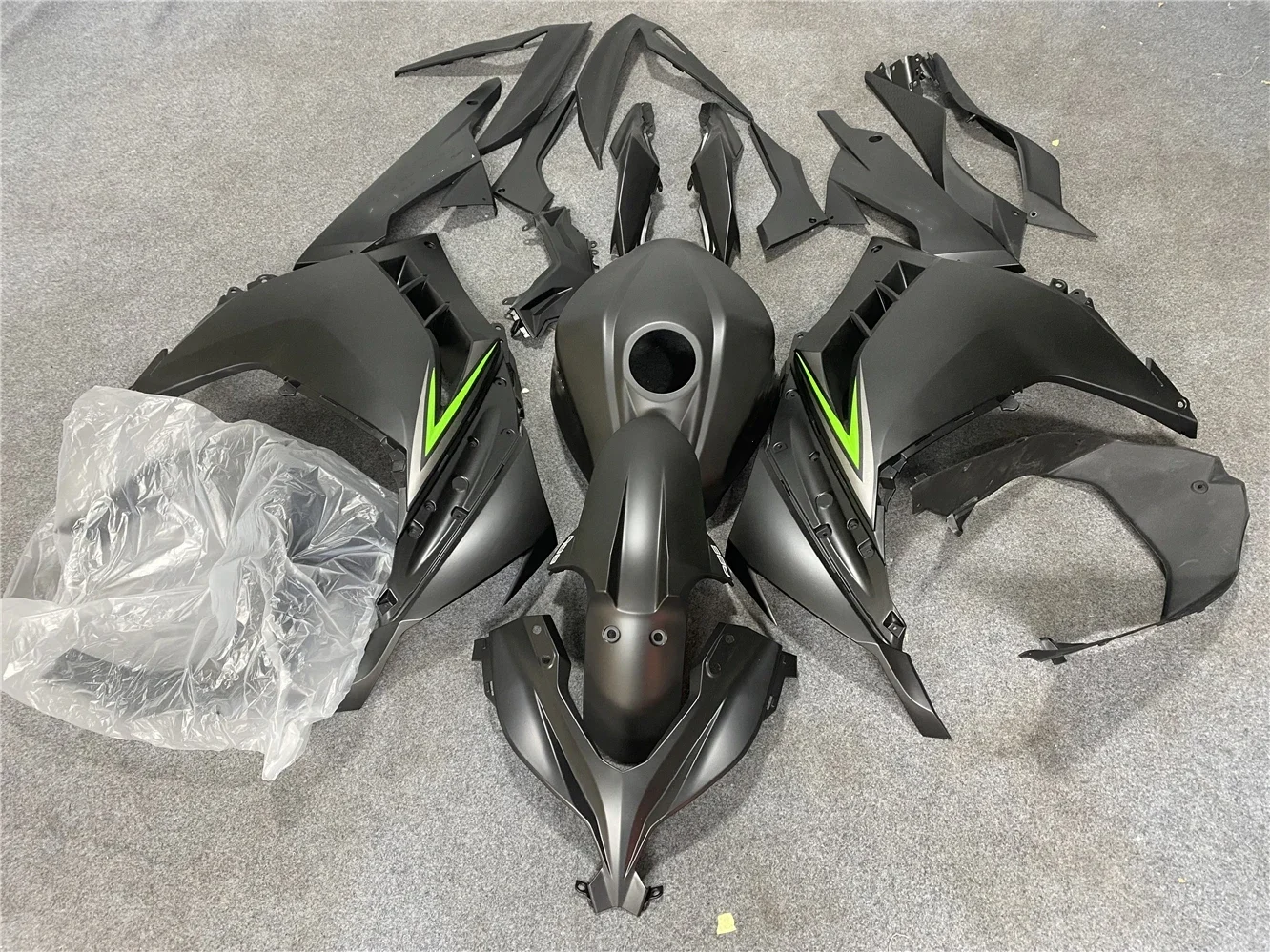 Motorcycle Fairing Kit Suitable for Kawasaki Ninja 250 Ninja 300 2013-2016 2017 Years EX250 EX300 13-17 Fairing Matte Black Gree