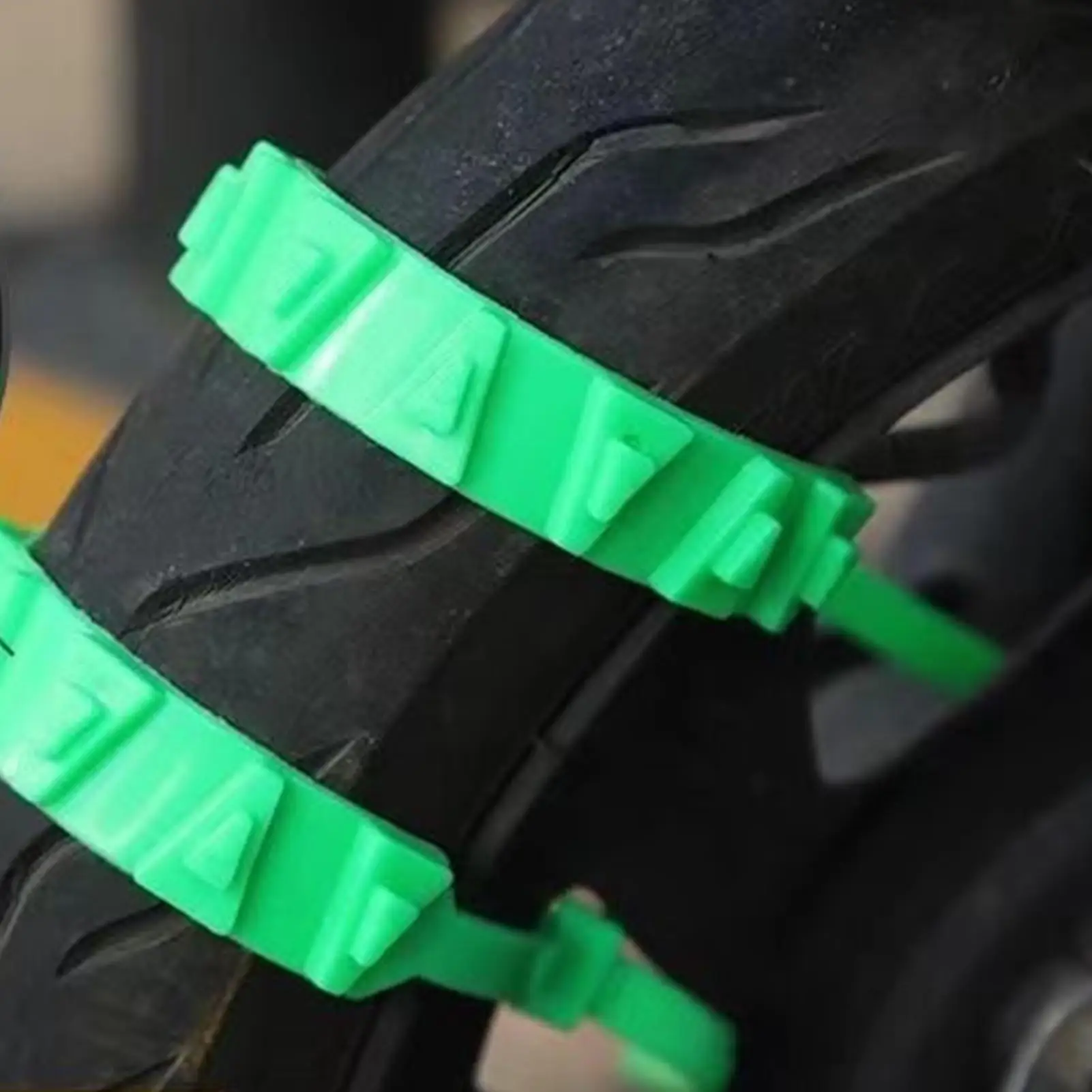 Anti-Skid Car Tire Chains 10Pcs/set Universal Winter Safety Emergency Tire Chains Reusable Motorcycle Snow Tire Straps