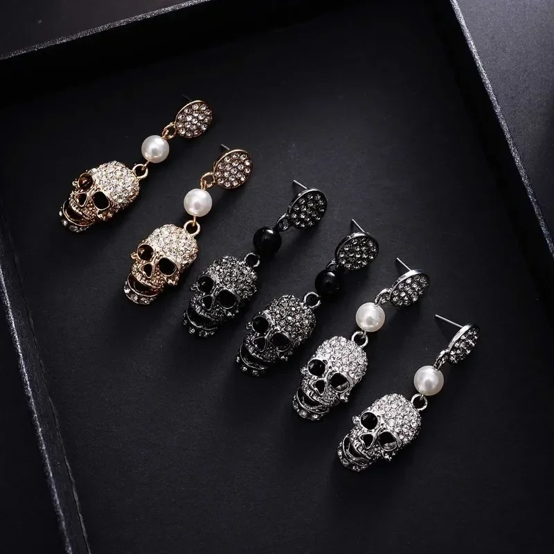 Punk Halloween Full Rhinestones Skull Drop Earrings Gold Color Alloy Simulated Pearl Dangle Earrings for Women Party Jewelry