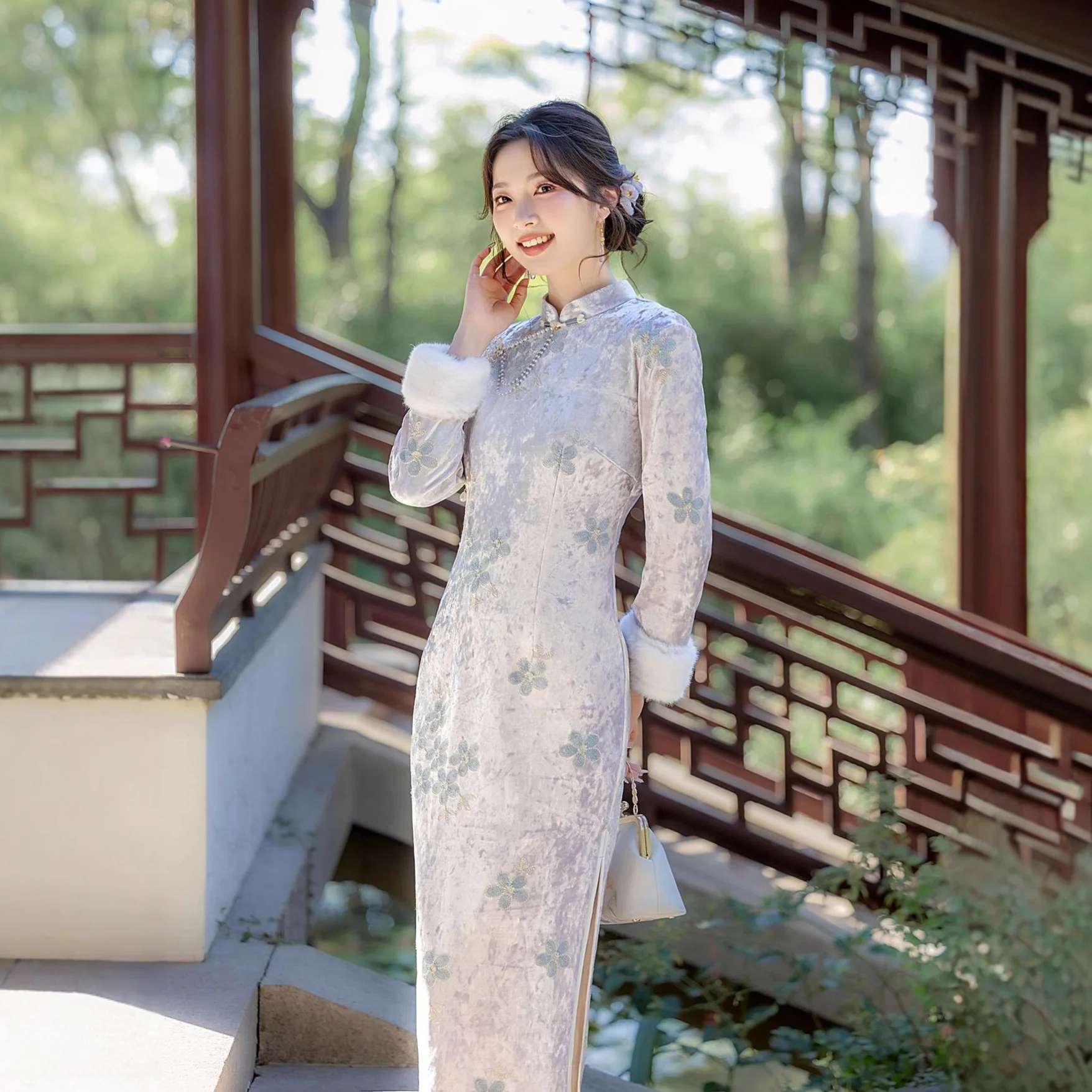 Yourqipao Winter Gold Rhinestone Velvet Cheongsam Long Sleeve Modified Banquet Qipao Chinese Style Evening Dress for Women Party