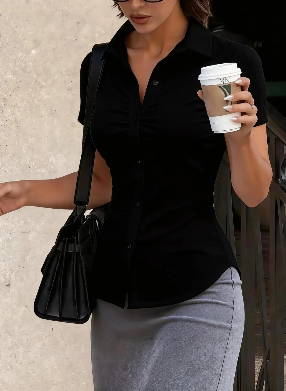 

Женская приталенная рубашка с коротким рукавом, на пуговицах, с элегантным воротником и комфортной эластичной тканью для офиса и повседневной носки