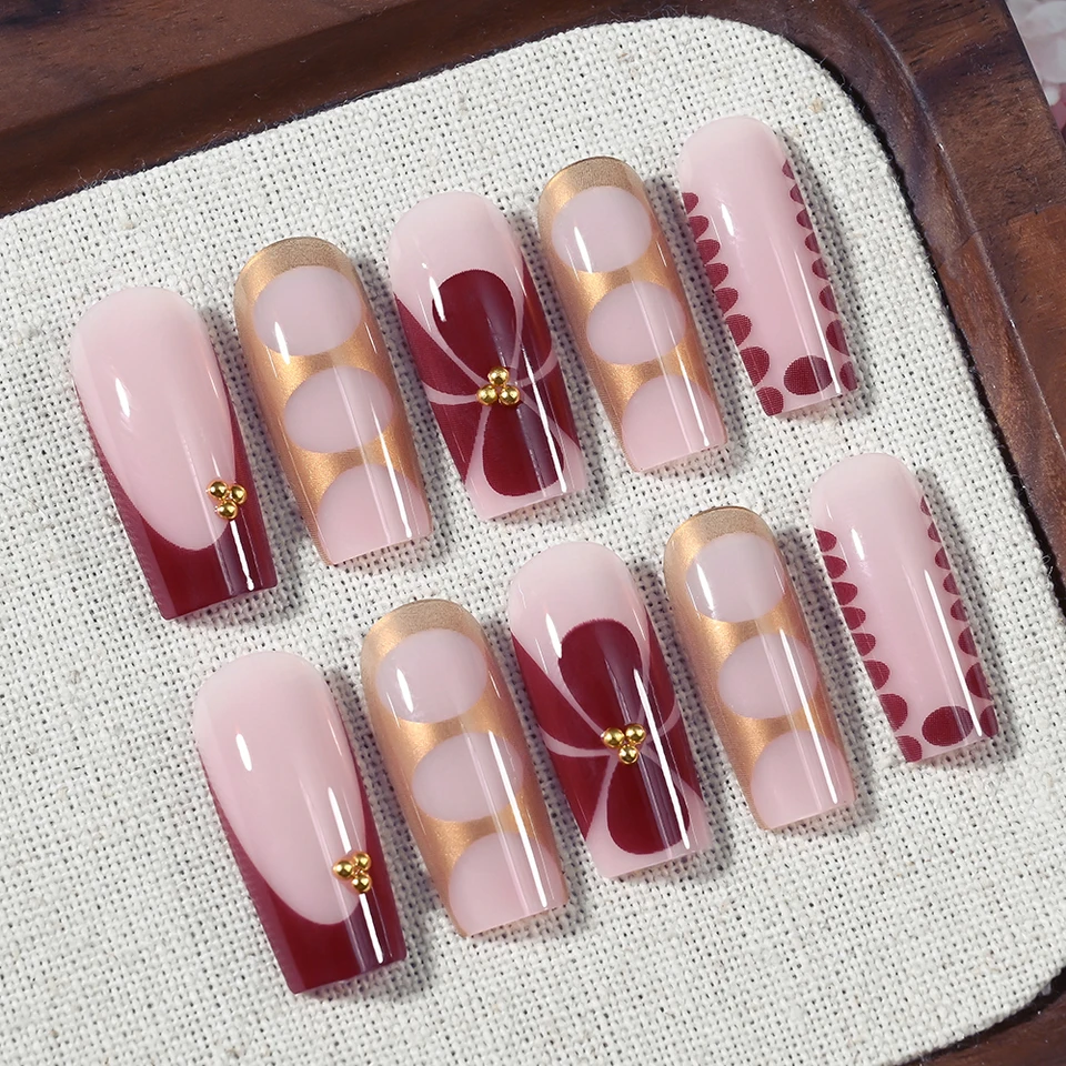 Set de 24 uñas postizas francesas largas con diseño floral retro, cuentas de caviar, dorado y calado, estilo Y2K 4