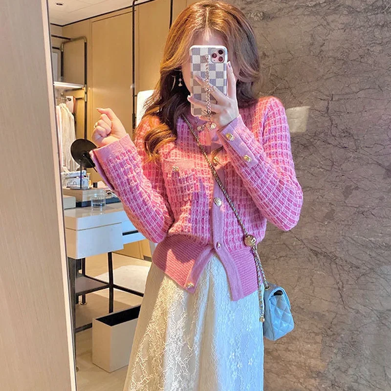 

Женский клетчатый кардиган розового цвета для милых девушек, тонкий темпераментный укороченный топ с круглым вырезом, трикотаж в корейском стиле, модные дизайнерские новые свитера