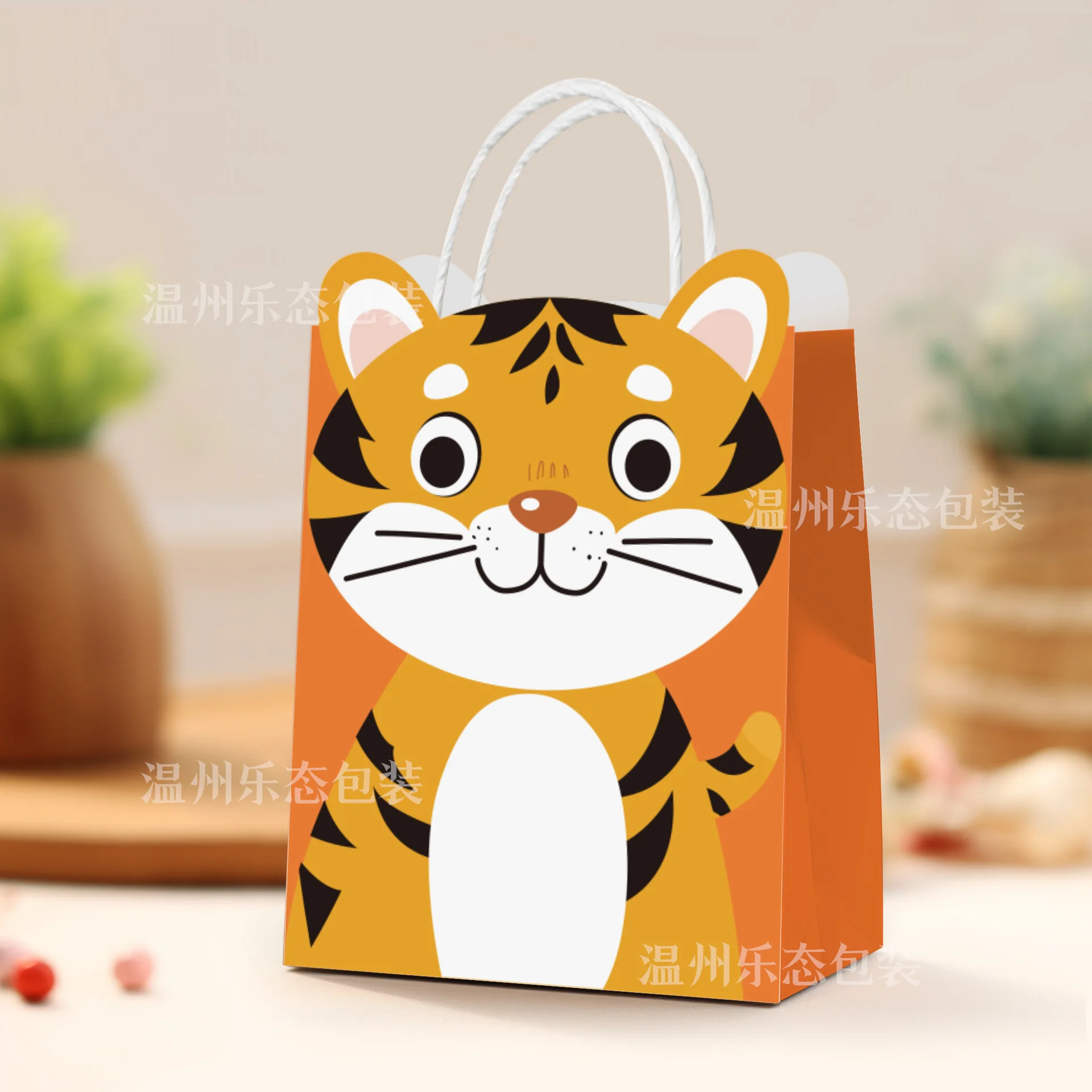 Dschungeltiere Papiertüten mit Griff 6/12/18/24 Stück Hund Fuchs Tiger Geschenk Goodie Bag Süßigkeitentüten für Tierparty-Dekoration Gefälligkeiten – Detail 5