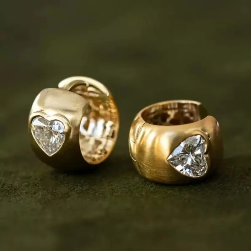 Cute Love Heart Shaped Zircon Small Hoop Earrings For Women Fashion Geometric Ear Buckle Romantic Jewelry Lover Gifts