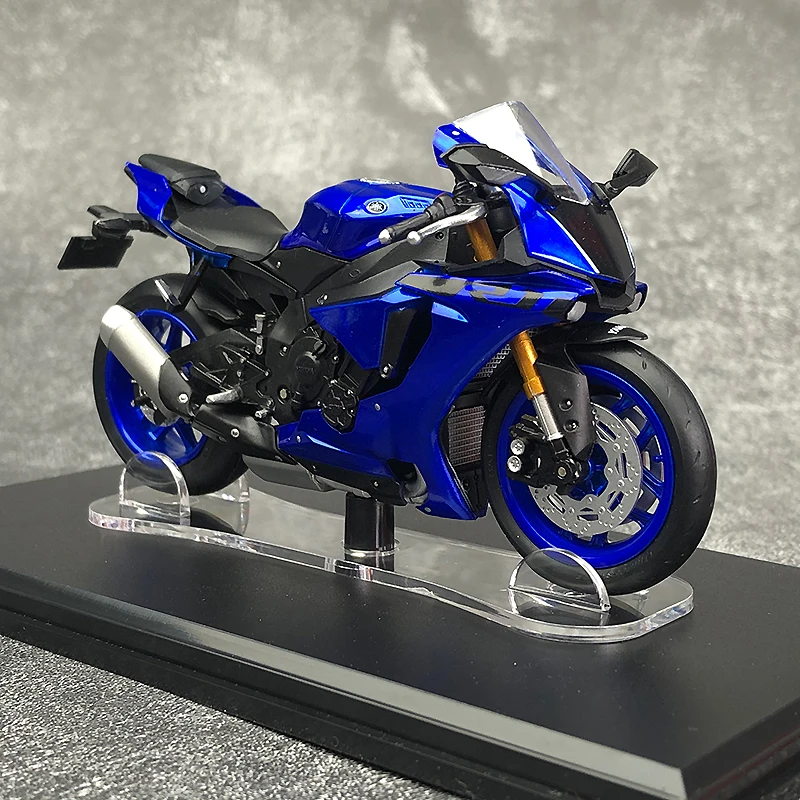 CM Model 1:18 R1 Supercar Model Car Vehicle  with Display Box Holiday Gift for Teenagers Adults Hobby Collection