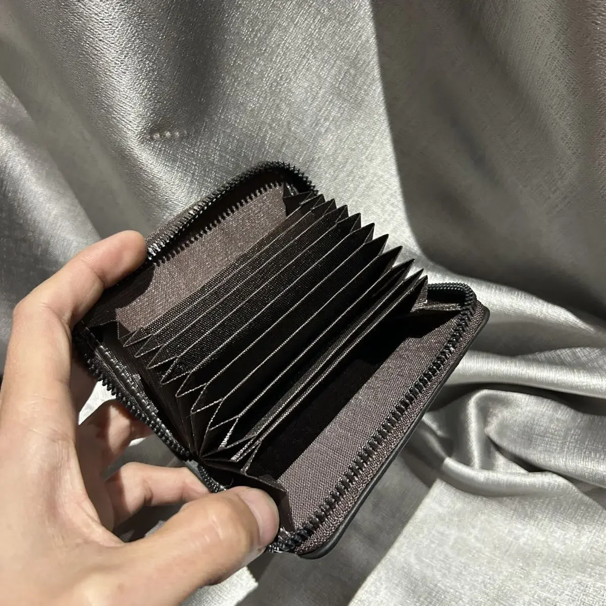 NEIGHBORHOOD Weiches Leder Minimalistischer Großraum-Multislot-Akkordeon-Kartenhalter für Herren, Ultra-Dünnes Stilvolles Kartenetui – Detail 5