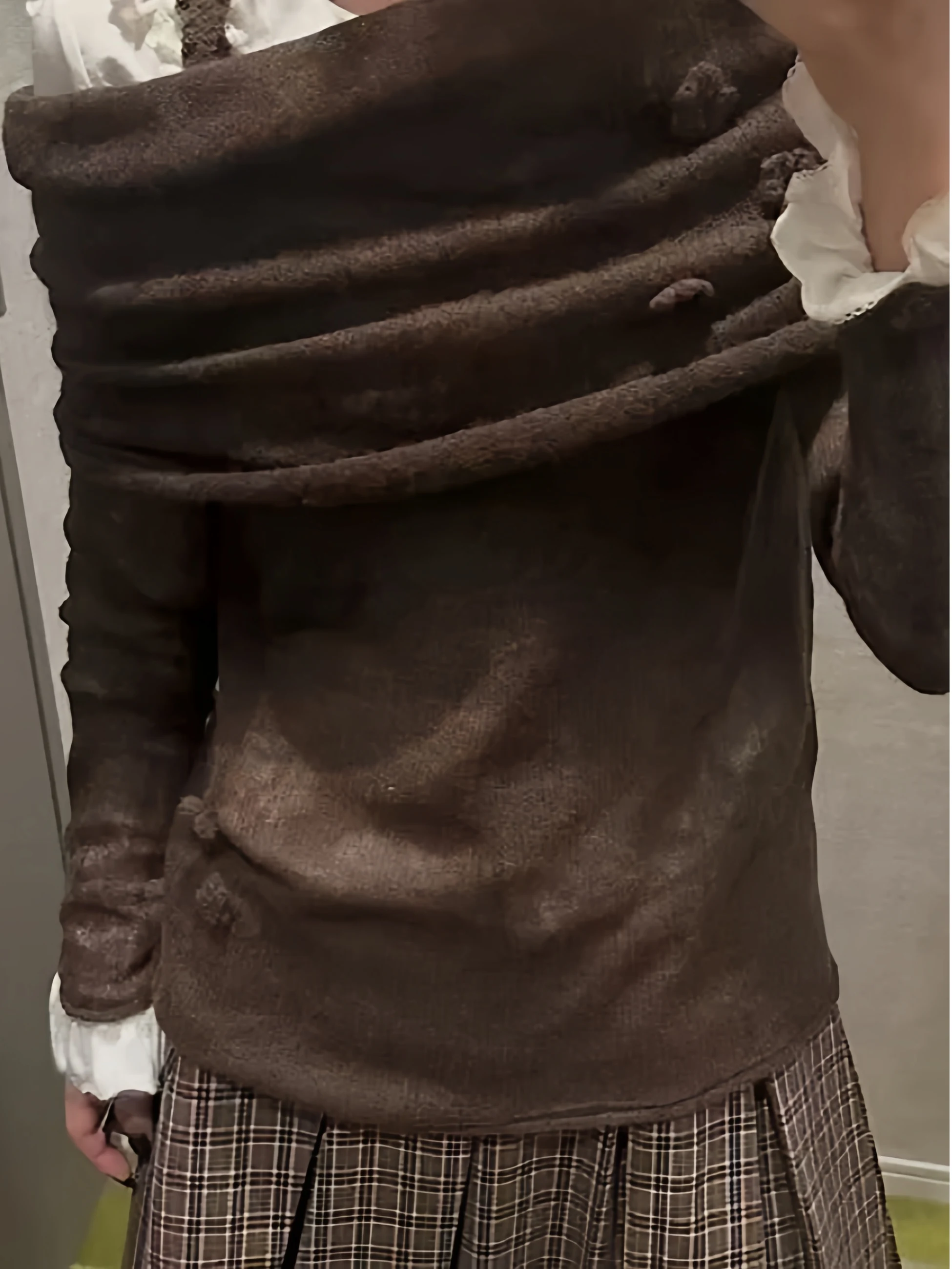 

Женский трикотажный топ на одно плечо с 3D-вышивкой в виде цветка, простой, легкий, удлиненный рукав, для стройности