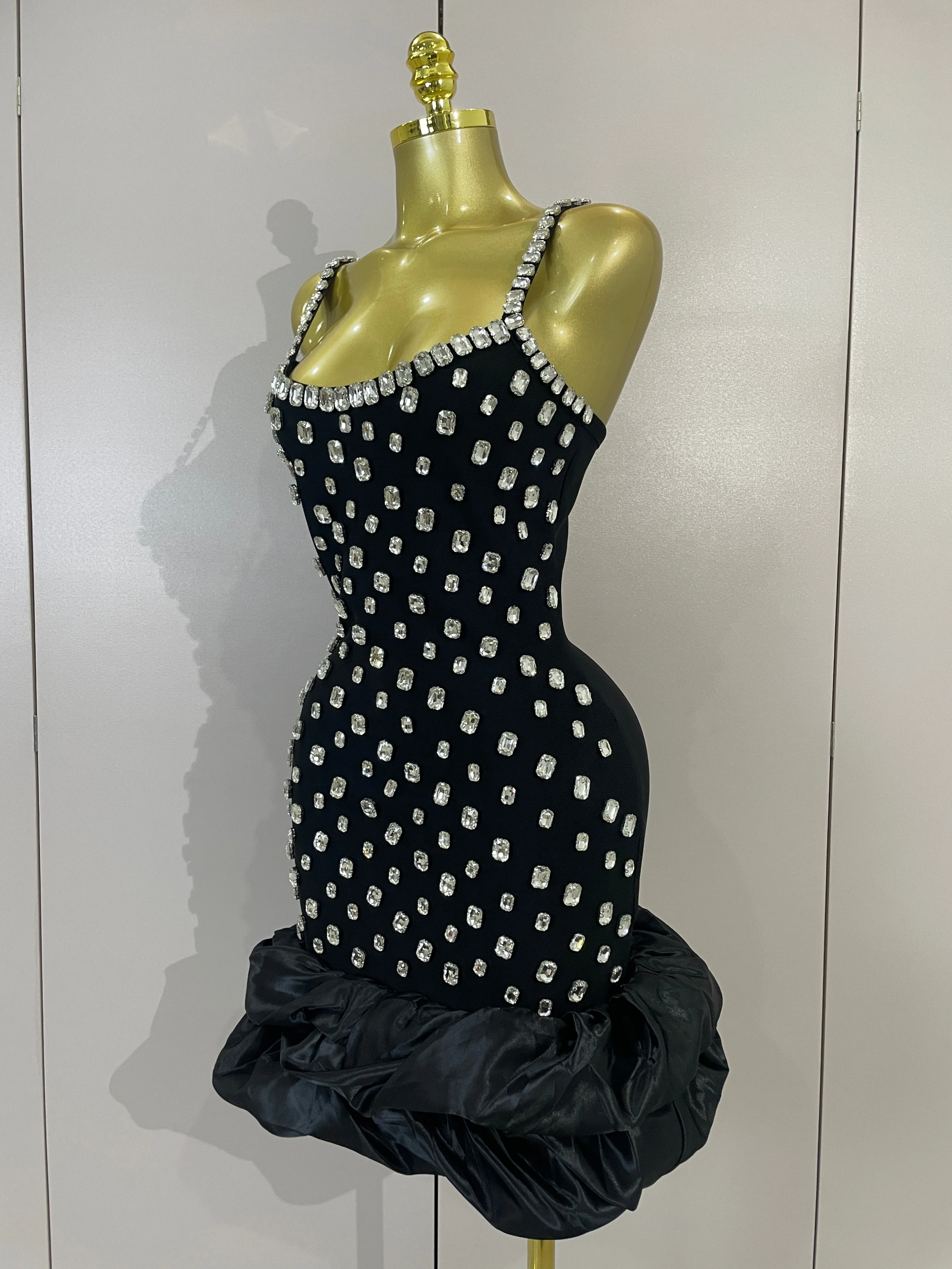 Women Luxury Diamonds Sleeveless Bodycon Bandage Mini Dress High Street Celebrate Evening Prom Club Elegant Birthday Party Dress view 2