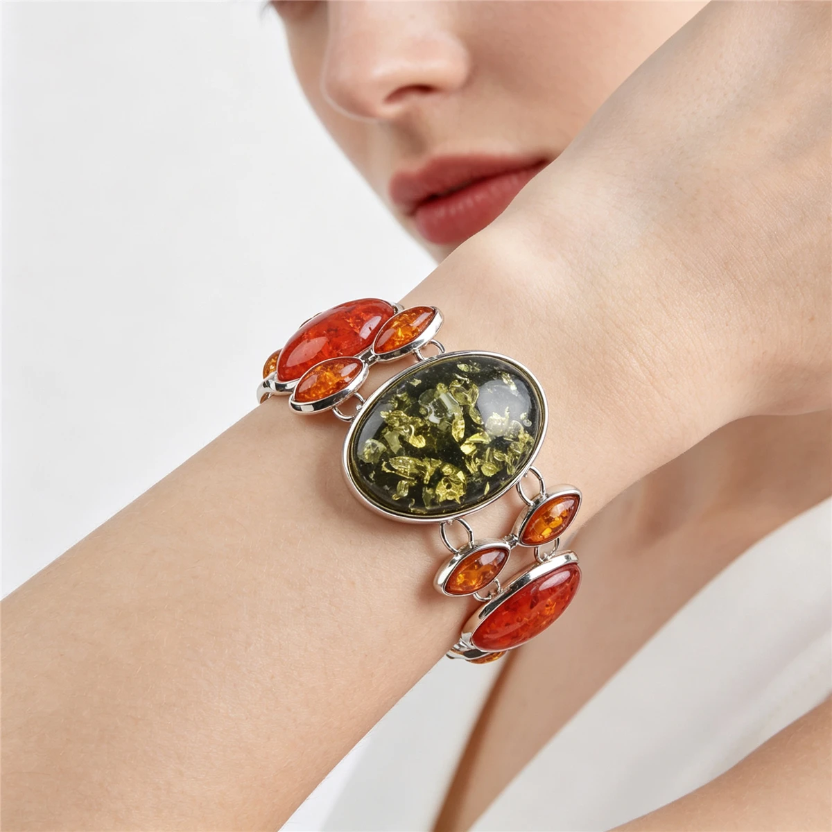 Boho Ethnic Multicolor Oval Amber Resin Bracelet Women Indian Vintage Statement Silver Color Toggle Clasp Bracelet Party Jewelry