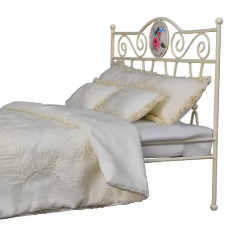 1:6 Miniatyrplattformsäng i järn Enkelsäng Dekorativa gör-det-själv-inredningar Mini Retrosäng 8 best sales minisäng - №1