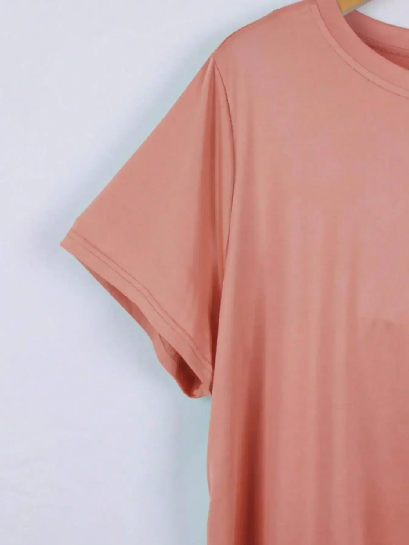 プラスサイズ レディース ブラッシュピンク 半袖Tシャツ、スタイリッシュな馬の頭グラフィックプリント、トレンディでシックなカジュアルトップ