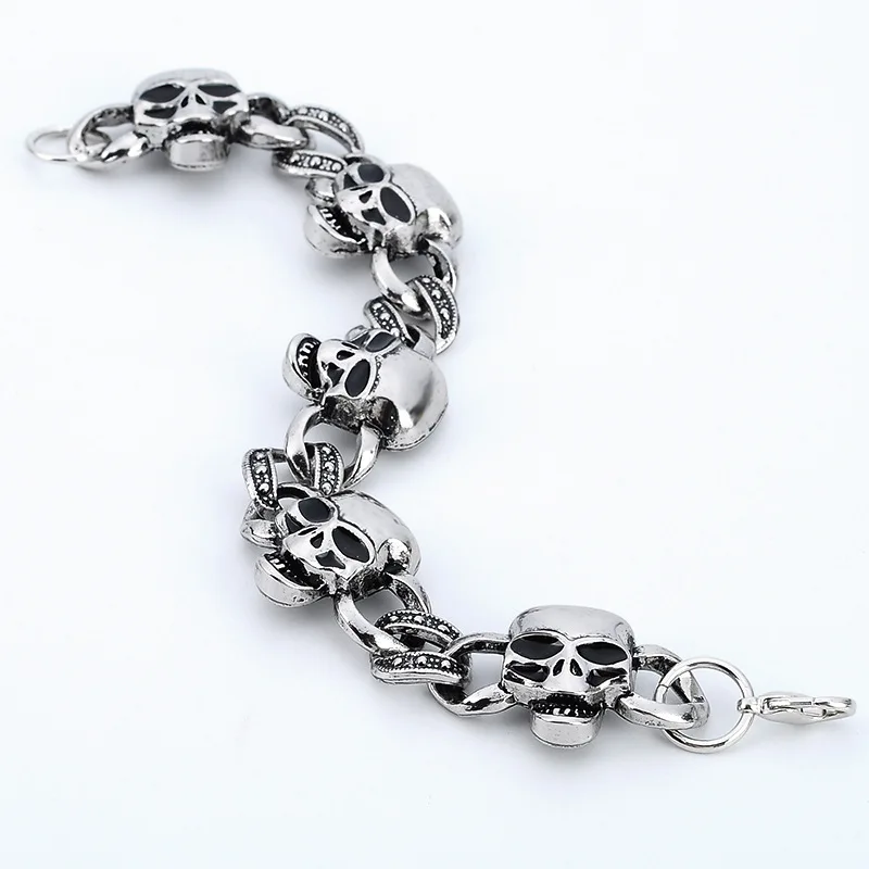 Hot selling men's alloy bracelets in Europe and America, domineering skull head men's bracelets, bracelets, and accessories