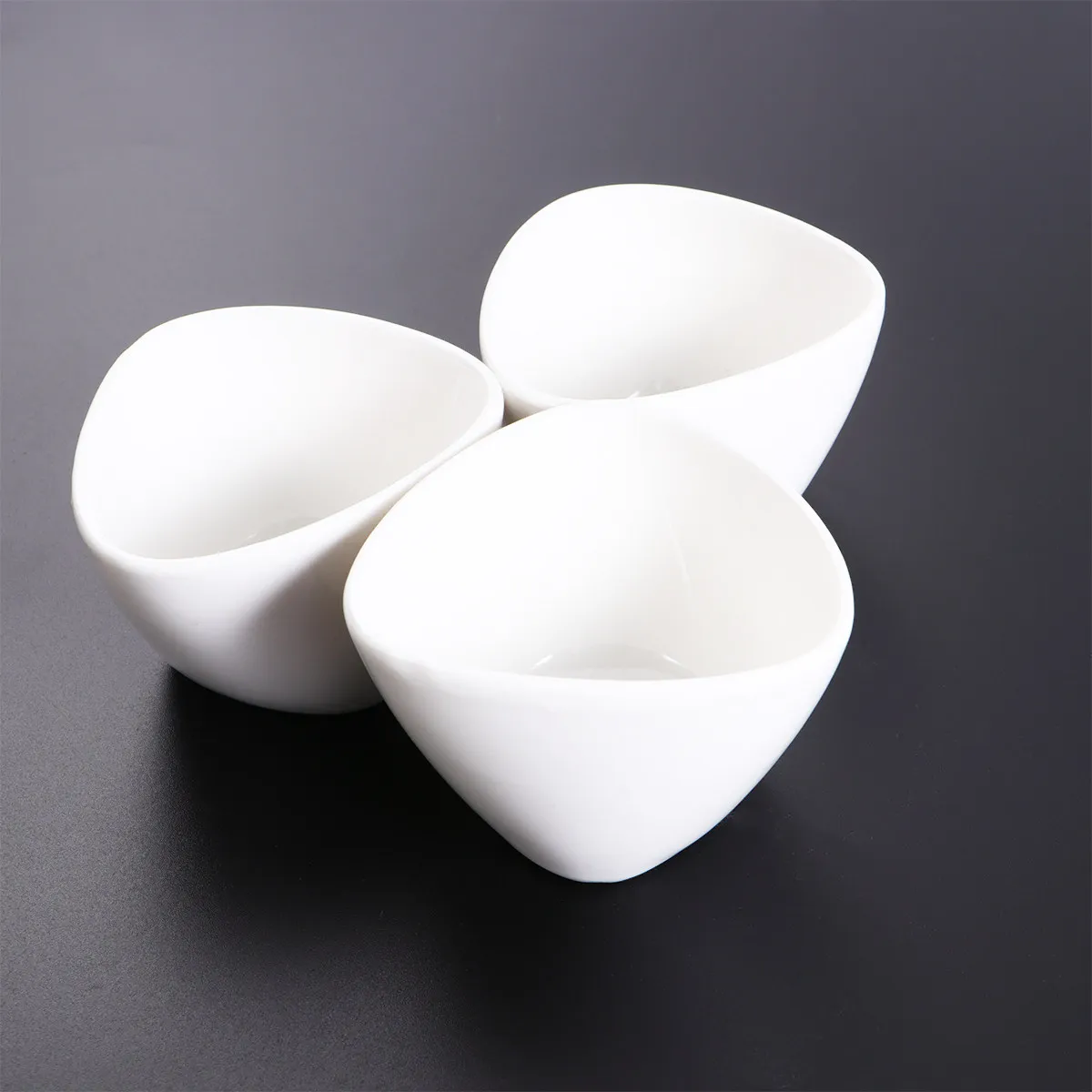 3Pcs White Porcelain Ceramic Flower Pots Set Nordic Minimalist Succulent Planter for Home Office Decor Indoor Plants Cactus