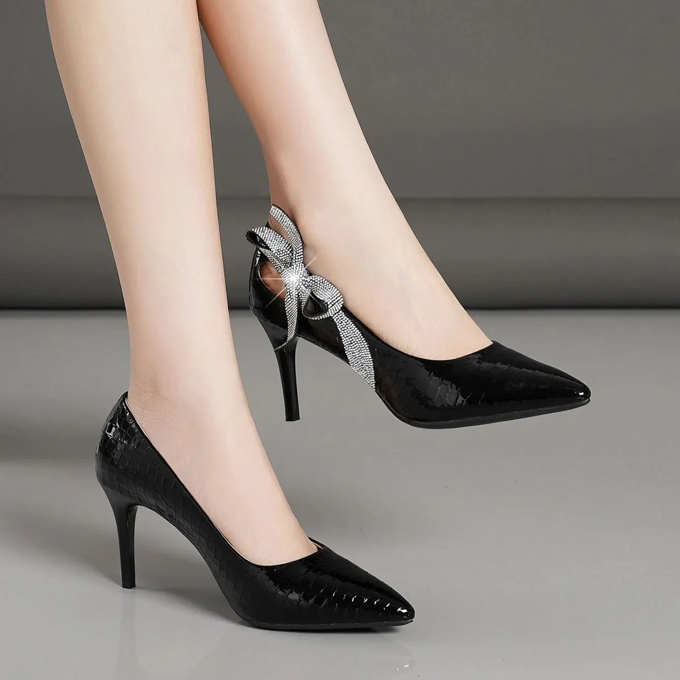 Simple pointed diamond bow delicate high-heeled shallow-mouthed single shoes