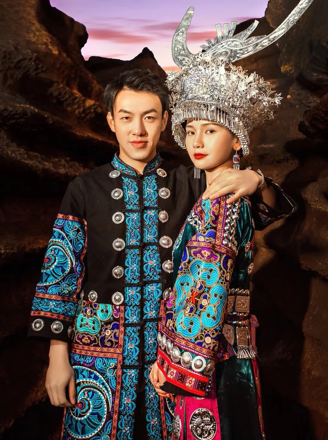 Minority Group Miao Ethnic Fashion Couple Lovers\' Costume Sets Male Female Travelling Photography Outfits Stage Performance