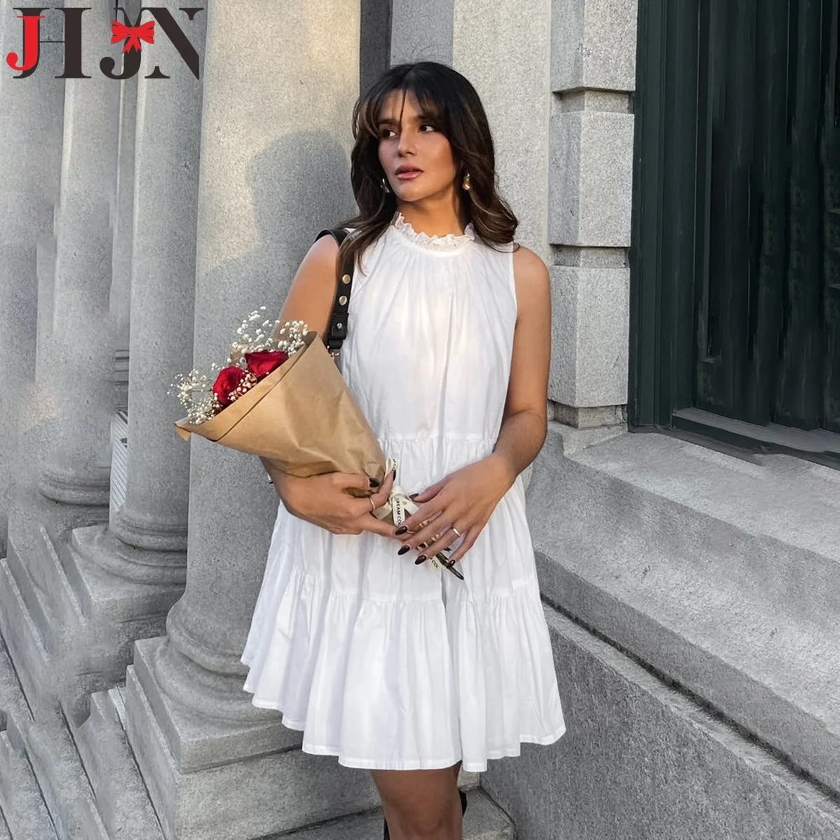 فستان نسائي من JHJN فستان أبيض مكشكش حلو على طراز الشاطئ مزين بالدانتيل ورقبة دائرية فستان فضفاض بدون أكمام للحفلات أنيق