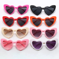 Ladies Love Heart Sunglasses Retro Big Frame Women Sunglasses UV400 Protection Summer Shades Eyewear Anti Blue Light Glasses