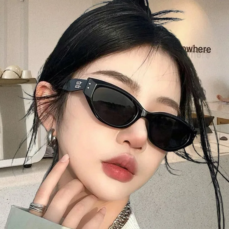 Vintage Cat Eye Sunglasses Metal Hinge Frame Luxury Brand Eyeglasses Women Hot Girl Fashion UV-proof Oval Outdoor Eyewears