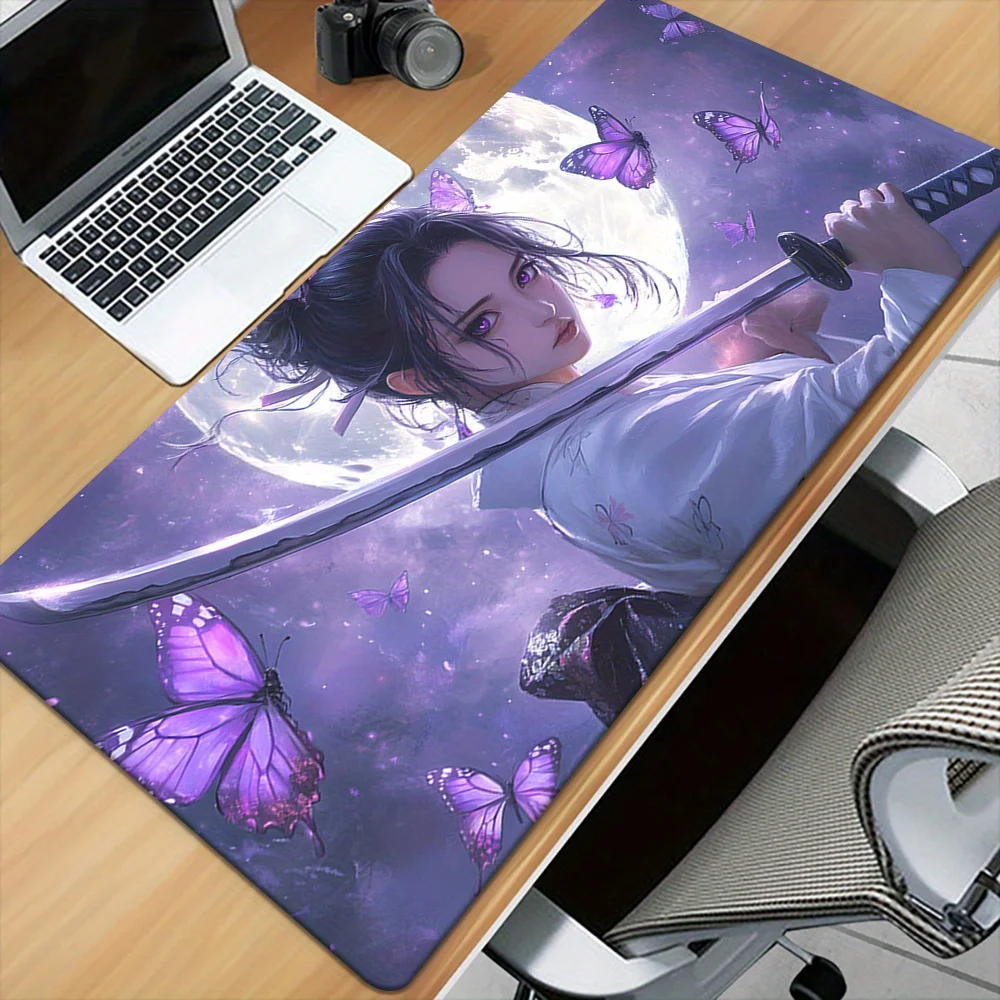 แผ่นรองเมาส์ลายอนิเมะสาวน้อยและผีเสื้อ ขนาดใหญ่ แผ่นรองโต๊ะสำหรับเล่นเกม กันลื่น ขอบเย็บอย่างดี อุปกรณ์เสริมคอมพิวเตอร์ แผ่นรองคีย์บอร์ด แผ่นรองเมาส์ขนาดใหญ่