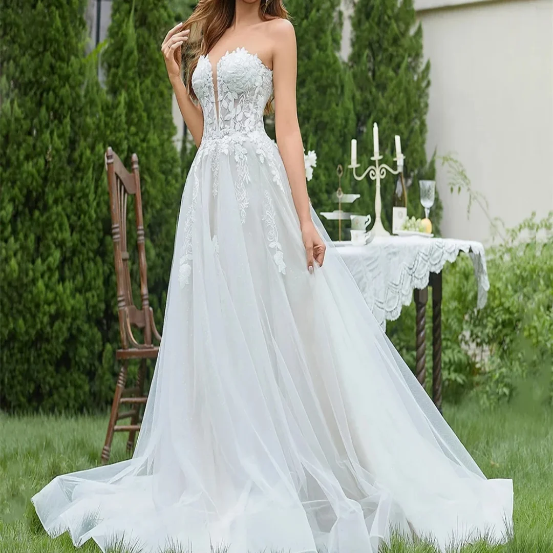 

Customized trendy strapless V-neck lace appliquéd A-line wedding dress with trailing hem, formal wedding gown for the bride
